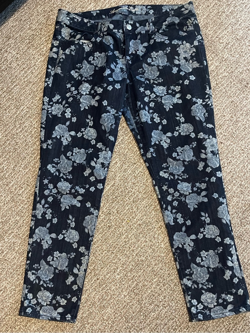 American Eagle Outfitters Black Jeggings with Gray Floral Print